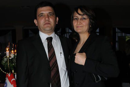 Karısını kurtardı kendisi öldü