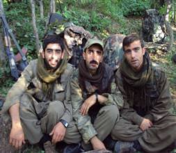 Asker kıyafetli terörist alarmı