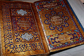 Sahte basın aracından tarihi eserler çıktı