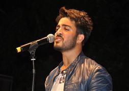 Yusuf Güney ilahi söyledi