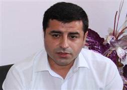 Demirtaş'tan bayrak çıkışı