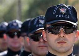 Yaralanan polis şehit oldu