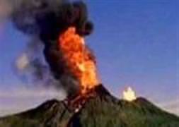 Karangetang Yanardağı patladı