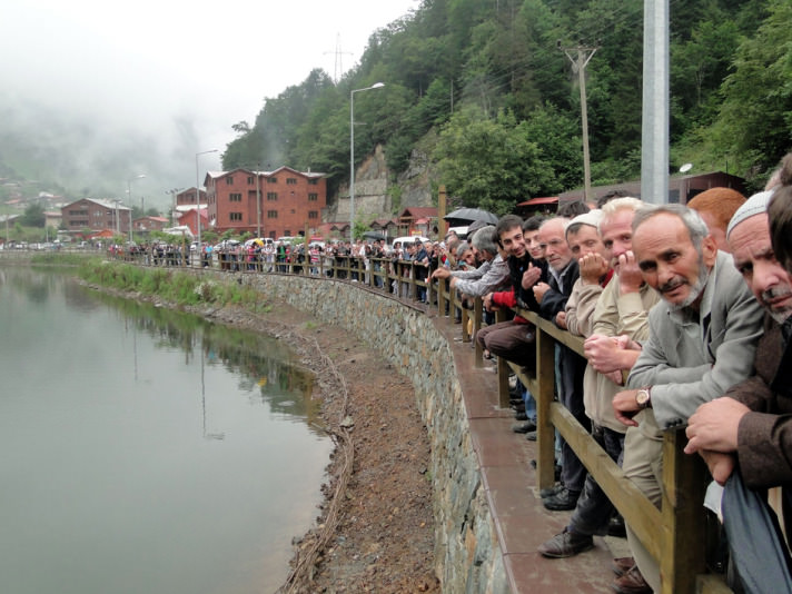 Bu Trabzonlular nereye bakıyor?