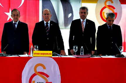 Divan Kurulu ertelendi