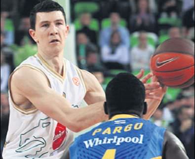 Vlado İlievski Anadolu Efes'te