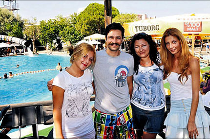 Kızların yakın markajında