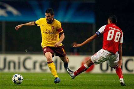 Barca muradına eriyor