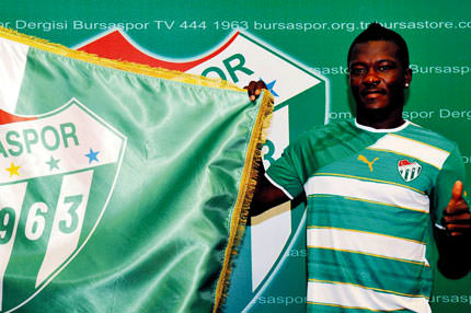 Bangura 5 yıllık imza attı