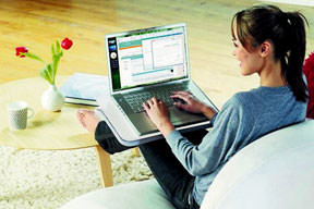 Oruçlu iftar vaktini internette bekledi