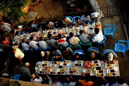 Jackson için iftar verdiler