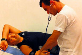 Önce iğne sonra sahne