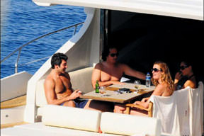 Cennet'te tekne keyfi