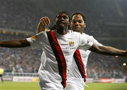 Adebayor geliyor
