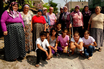 Köy imamına kadın kalkanı