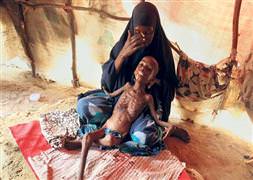 Bir lokma ekmek için 6 çocuğuyla 1,5 ay yürüdü