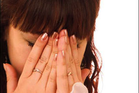 Liseli kıza hayır öpücüğü