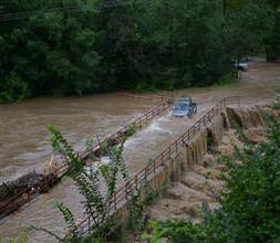 İki kişi göçük altında!