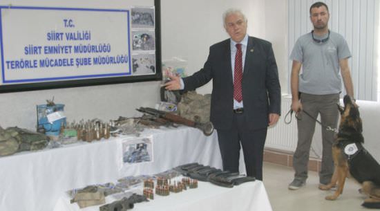 Teröristler bu kıyafetlerle saldırdı-1