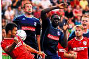 Stoke City son anda kurtuldu