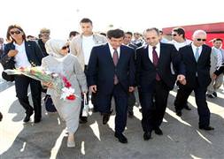 Dışişleri Bakanı Davutoğlu Bingazi'de