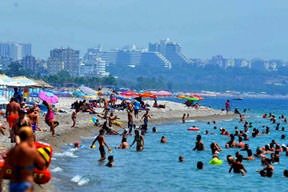 Antalya'ya turist yağıyor