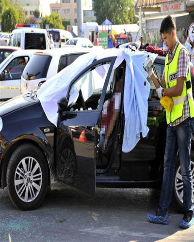 Kırmızı ışıkta beklerken vuruldu