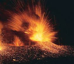 Etna yeniden harekete geçti!