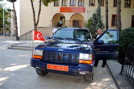 Vali Yazıcıoğlu’nun cipi yeniden yollarda