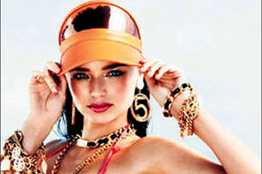 Miranda takıp takıştırdı