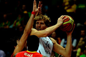 Boğalar, Panzer dinlemedi: 77-68