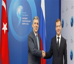 Gül Medvedev'le görüştü!