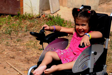 Yüzünde güller açtı