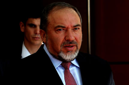Lieberman kaşınıyor
