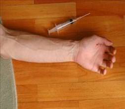 Madde bağımlılığı yaşı: 14