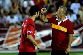 Yepyeni Cimbom sahne alıyor
