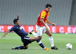 Milan Baros çekti gitti