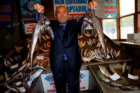 Hamsi bolluğu fiyatları düşürdü