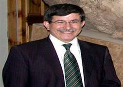 Davutoğlu'na büyük ödül
