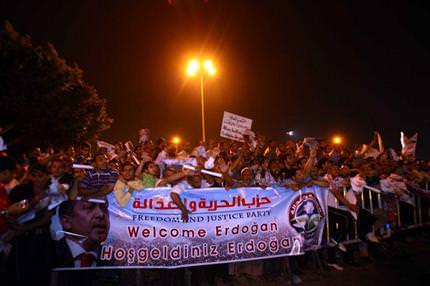 İsrail’in şirazesi şaşmış