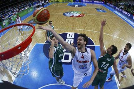 İlk yarı finalist İspanya