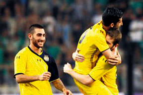 Askerler de maça geliyor