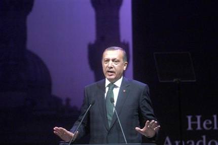 Sarkozy rol kapmaya çalışıyor!