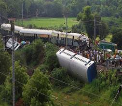 Tren kazası: 1 ölü 27 yaralı