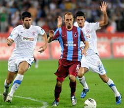 Belediye'nin kazdığı çukura Trabzon da düştü