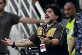 Delgado frikikle Maradona'yı yıktı