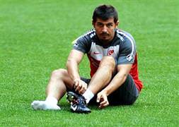 Emre Belözoğlu kadroda yok