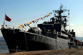 Savaş gemileri Akdeniz'de