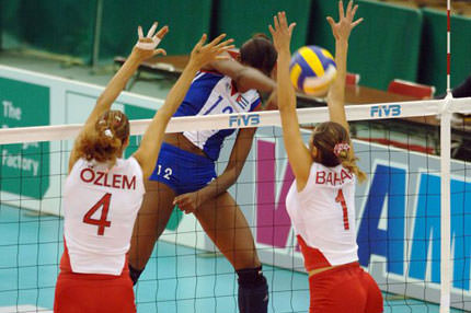 Sultanlar’ın ilk rakibi Azerbaycan