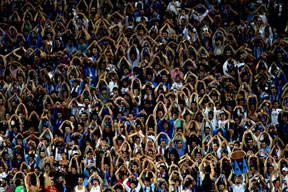 Taraftarı yalnız bıraktı